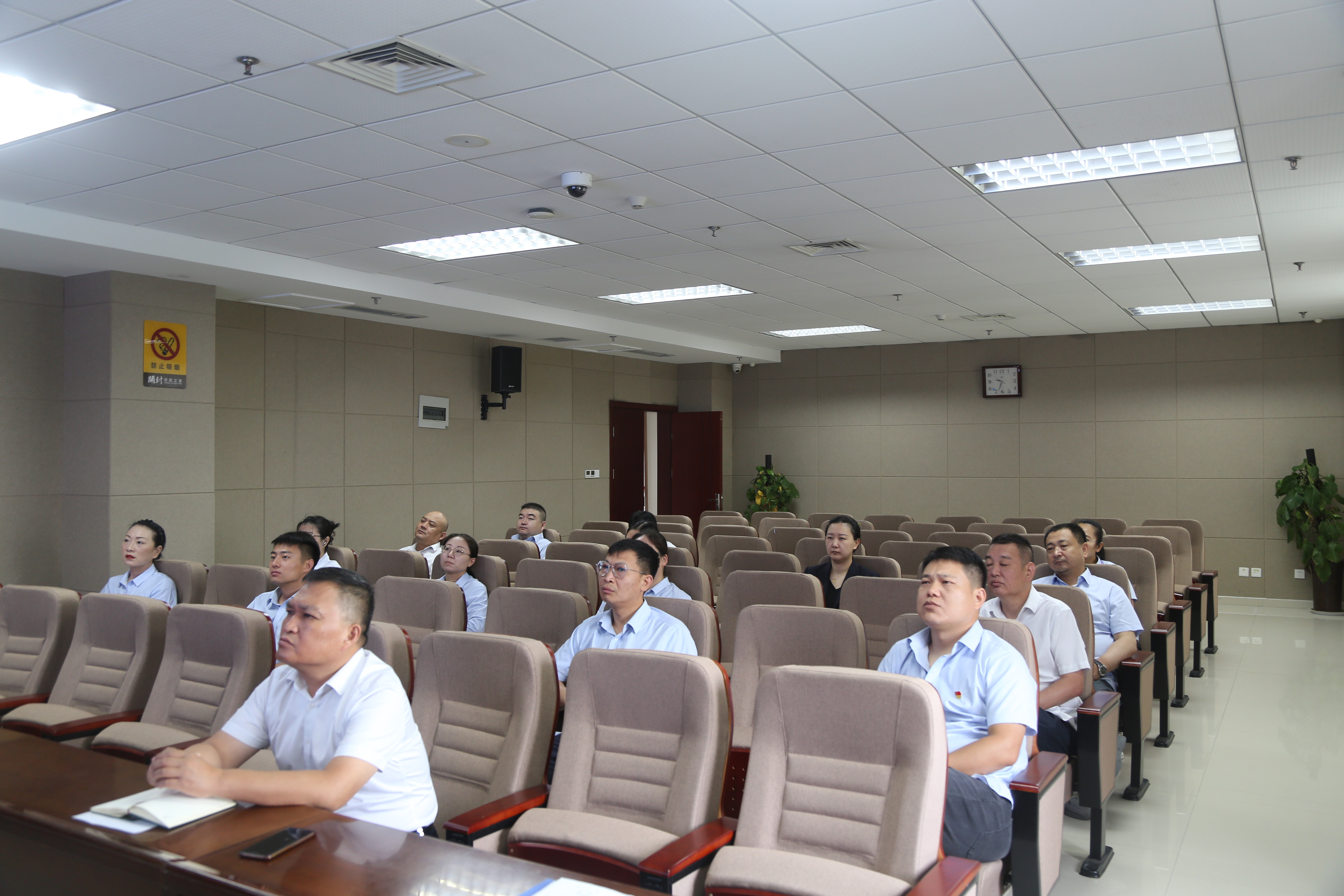  關(guān)愛職工健康  共建健康理念